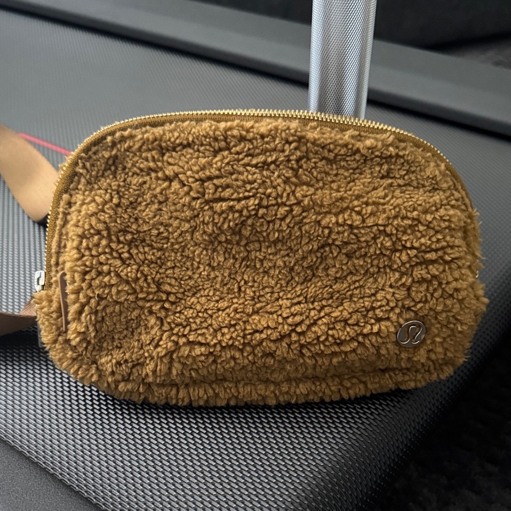 lululemon athletica Brown Sherpa Bag